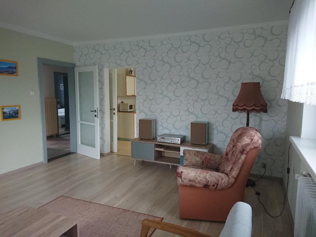 Retro Vila Pension Slušovice Buitenkant foto
